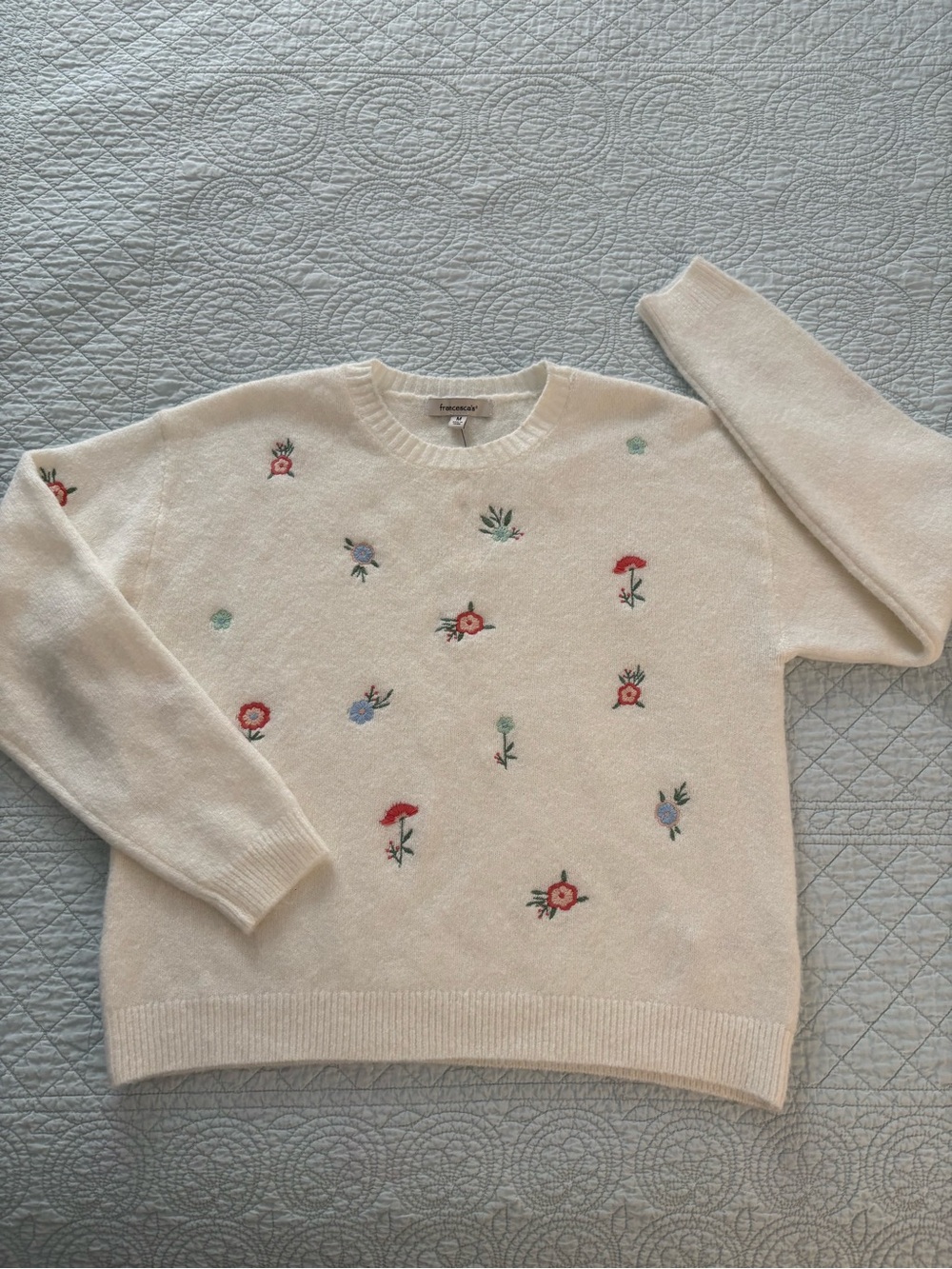 Francesca’s Judy crew neck embroidered sweater. Size medium. NWT - Picture 3 of 11